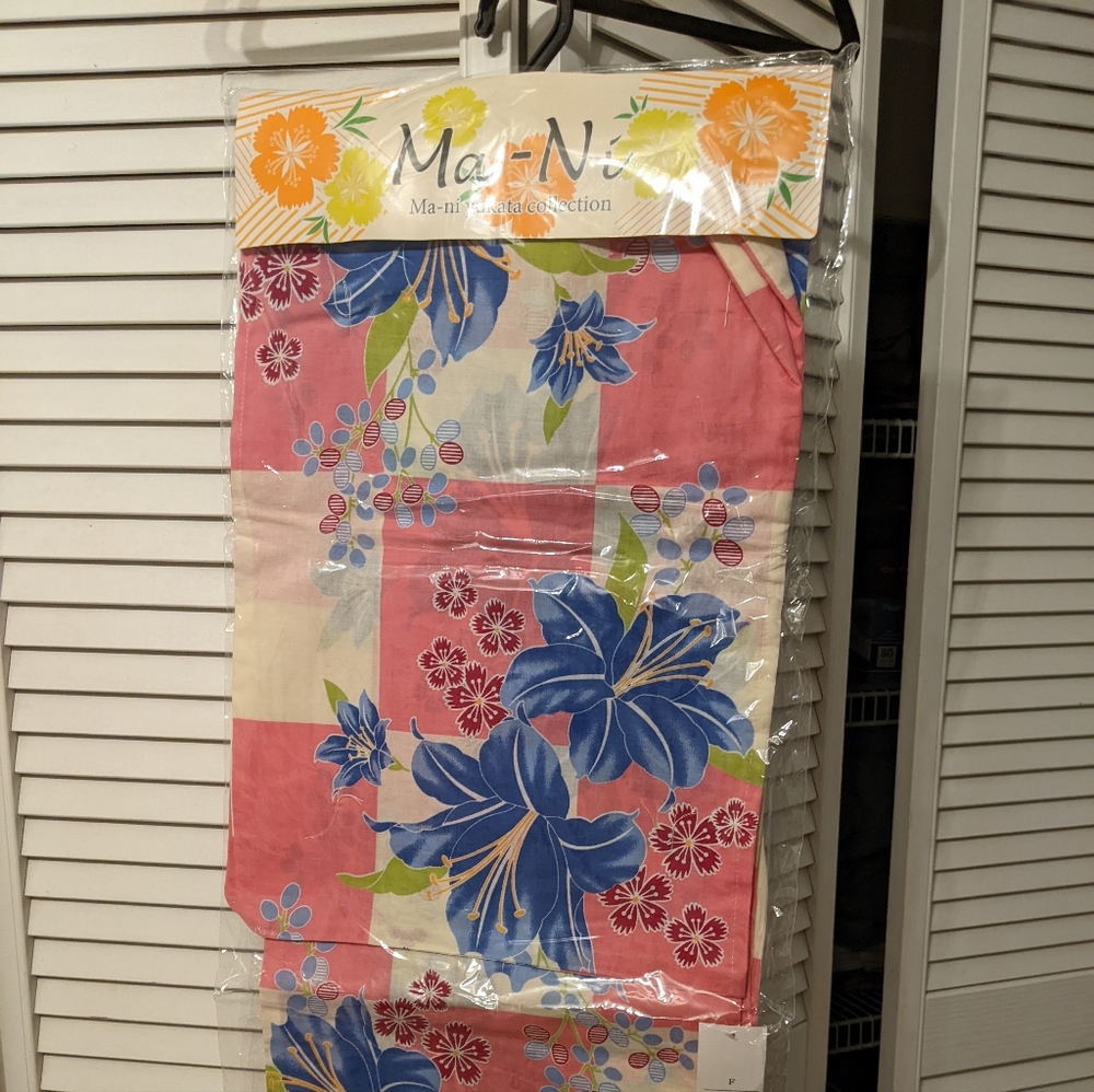 Brand New traditional Japanese yukata kimono NWT